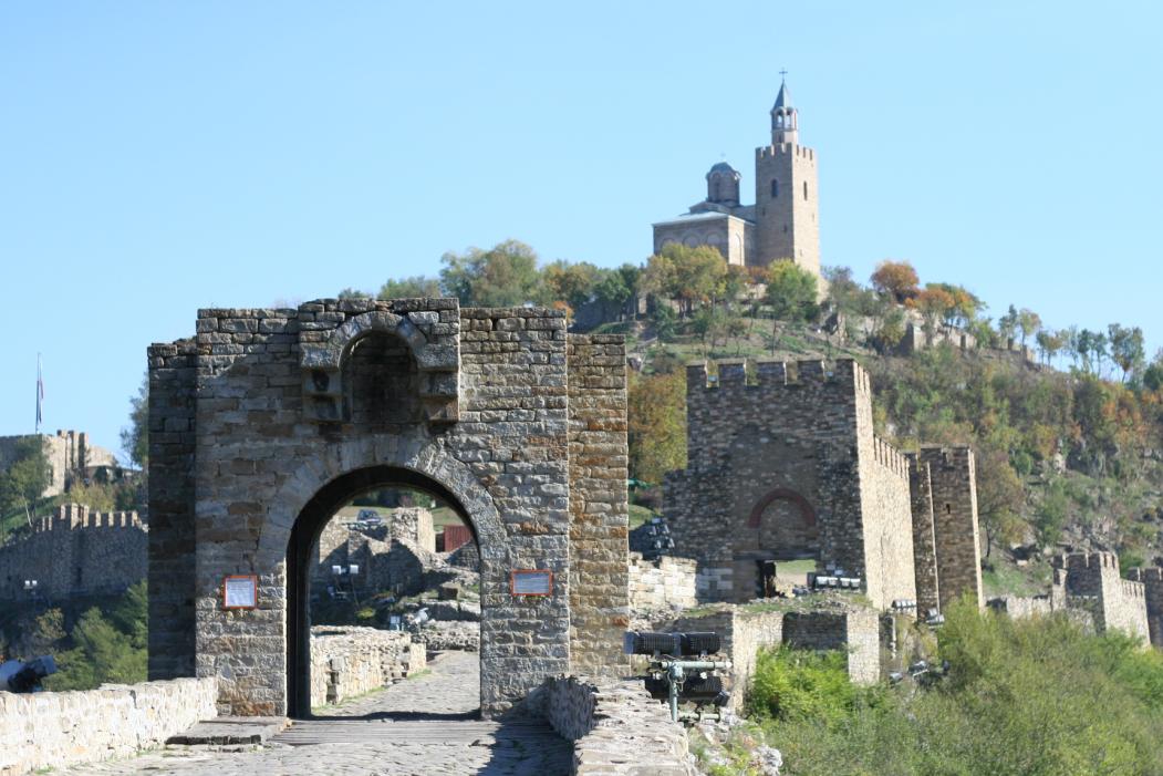 Bulgaria: Rose picking in the Valley of roses - program 3