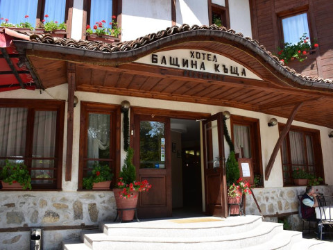 Family Hotel Bashtina Kashta - 3*