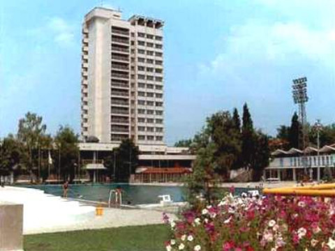 Hotel Arpezos - 3*